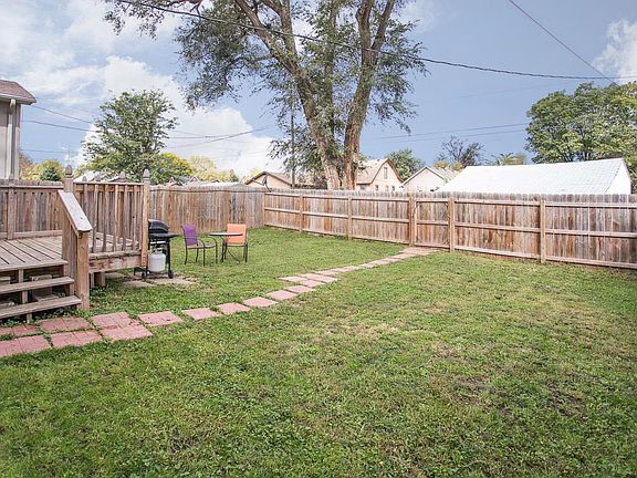 4th image of 3018 Avenue E