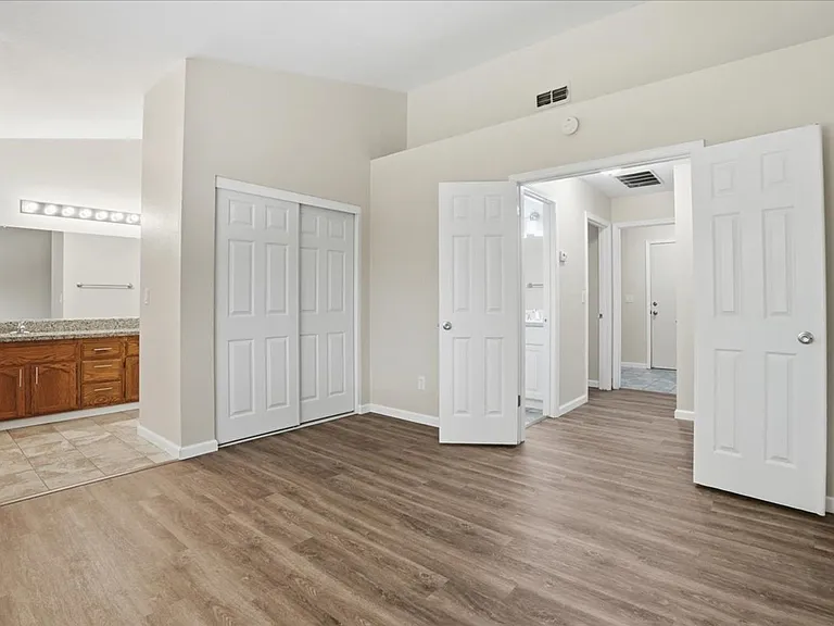 604 Hovey Way — Photo 21