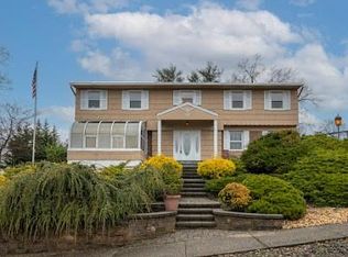 17 Ethan Allen Ct, Orangeburg, NY