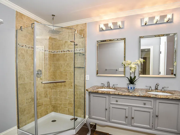 1643 Medford Dr — Photo 14