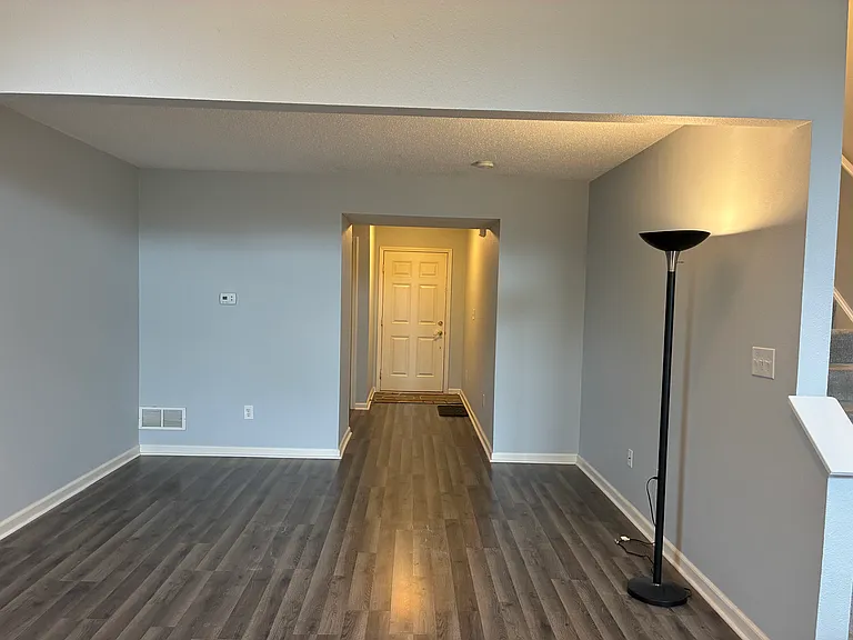 2396 Meadow Bend Dr — Photo 4