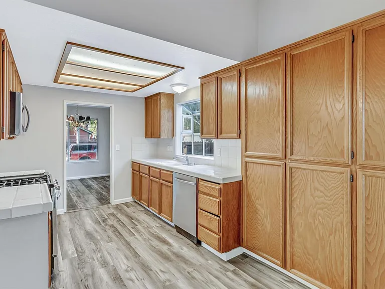 318 Village Cir — Photo 17