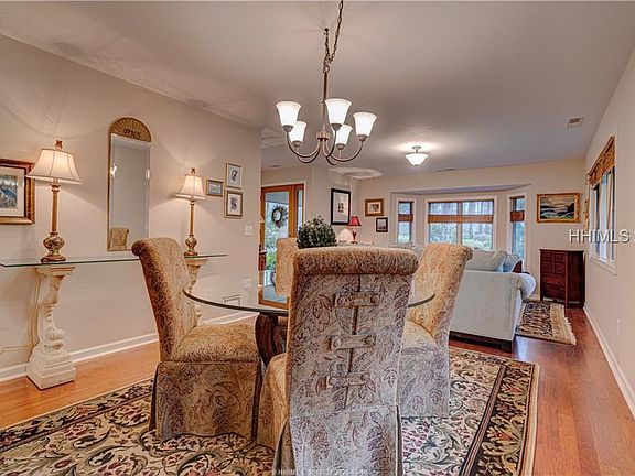 5th image of 15 Lenora Dr