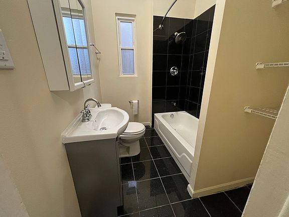 4th image of 2206 N Seeley Ave #3S