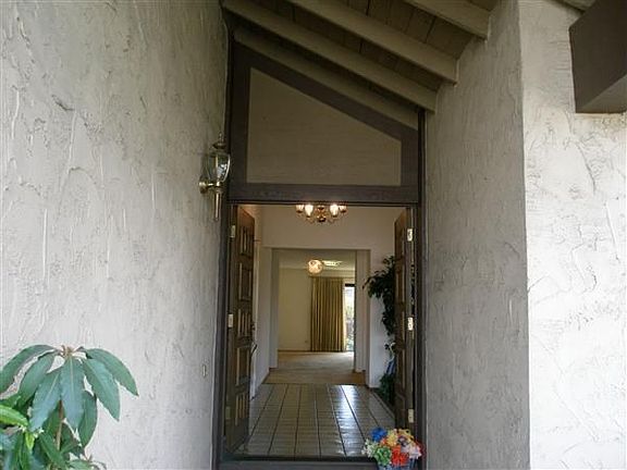 2nd image of 573 Dahlia Ct