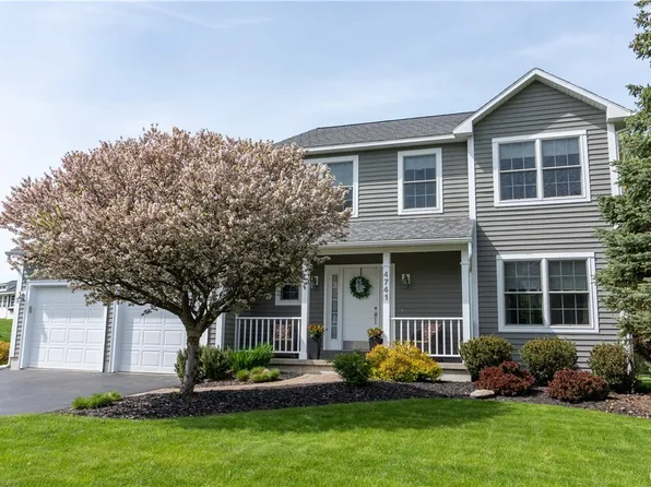 4741 Rushmore Dr, Syracuse, NY 13215