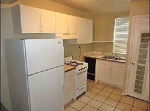 4th image of 1002 Lake St