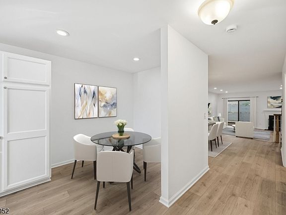 4th image of 3 Mountain Ridge Rd