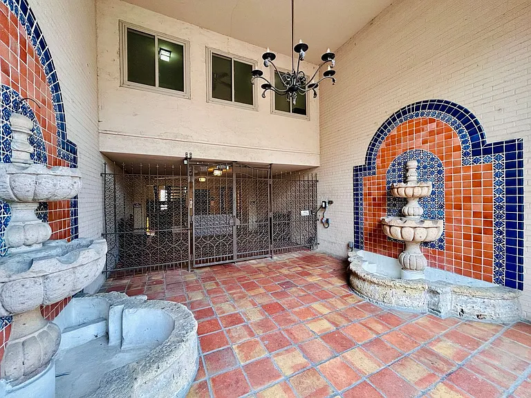 505 W 7th St #207 — Photo 15