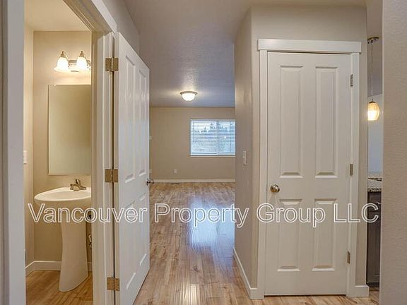 4th image of 7428 NE 62nd St