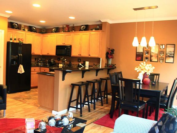 3rd image of 6546 NE Forest Ln