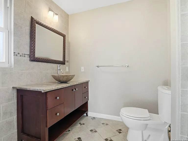 415 Calumet Pl — Photo 26