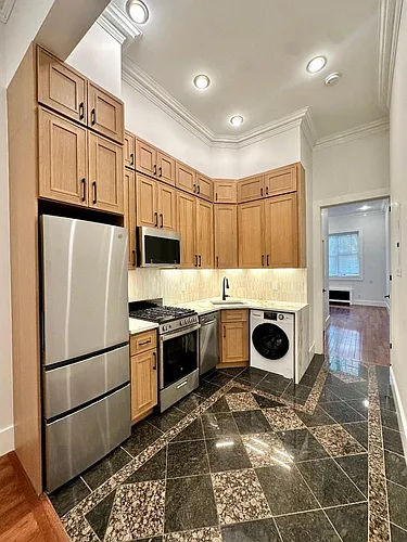 219 Franklin St #1 Photo 1