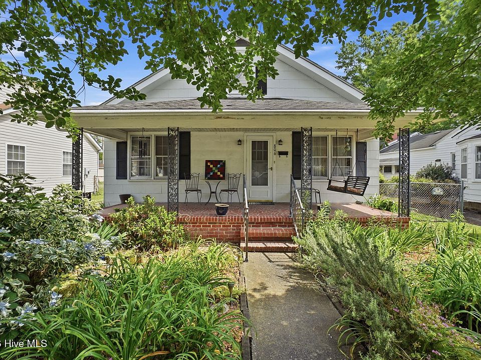 1st image of 806 Maple Street