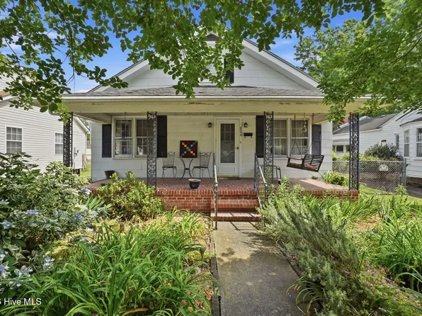 806 Maple Street, Elizabeth City, NC 27909