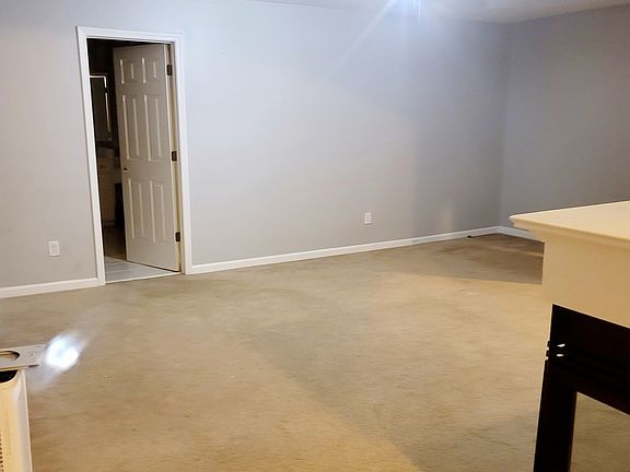 5th image of 1018 Brighton Crest Cir