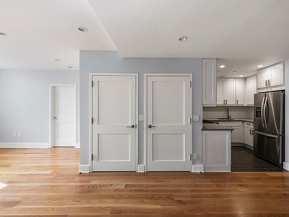 4th image of 25 Lexington Ave Penthouse 3