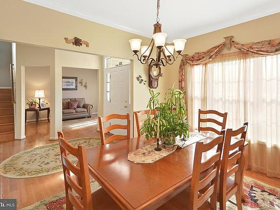 3rd image of 1848 Londontowne Cir
