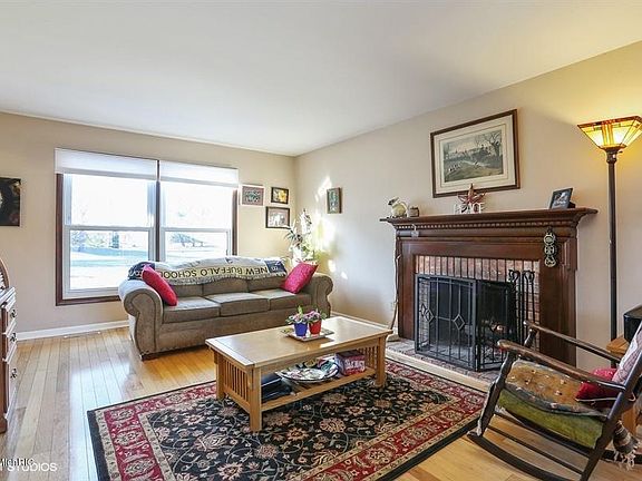 2nd image of 19645 Dogwood Dr
