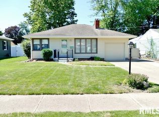 908 Coolidge Ave, Pekin, IL 61554