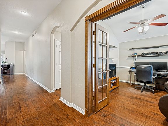 2nd image of 7709 Shasta Dr