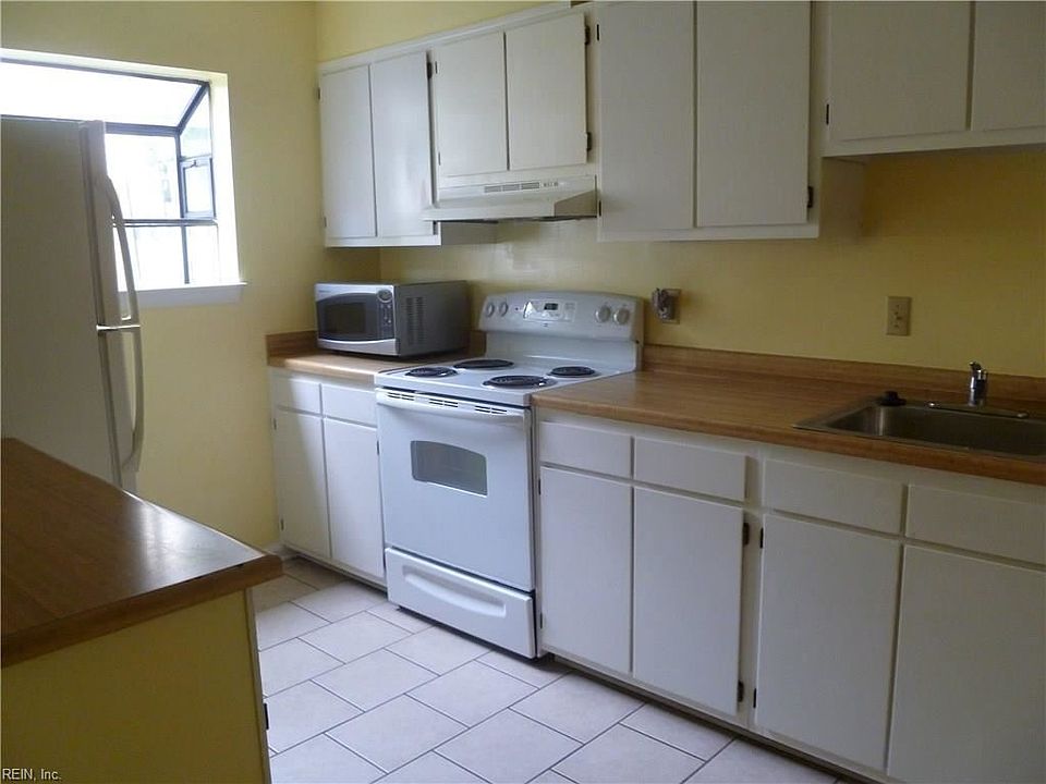 1st image of 285 Merrimac Trl