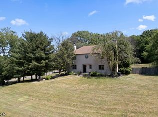 1 Hilltop Ct, Asbury, NJ 08802