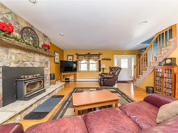 4th image of 330 E Lakeshore Dr