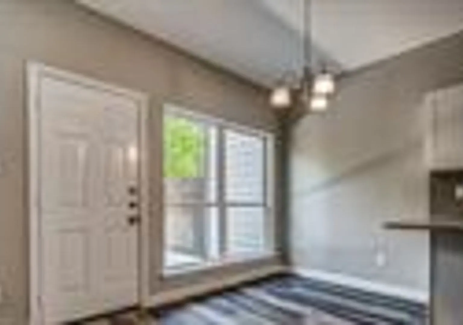 3258 Wexford Dr — Photo 2