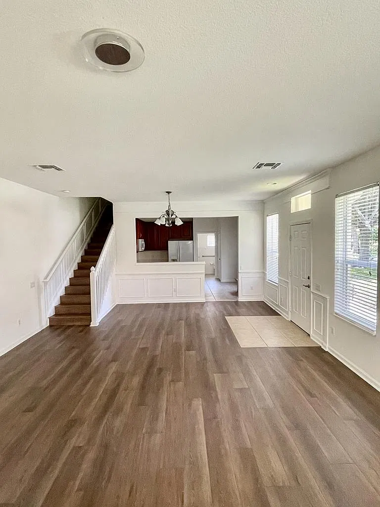 3 bed, 2.5 bath, 1665 sqft, $2,350 — Photo 4