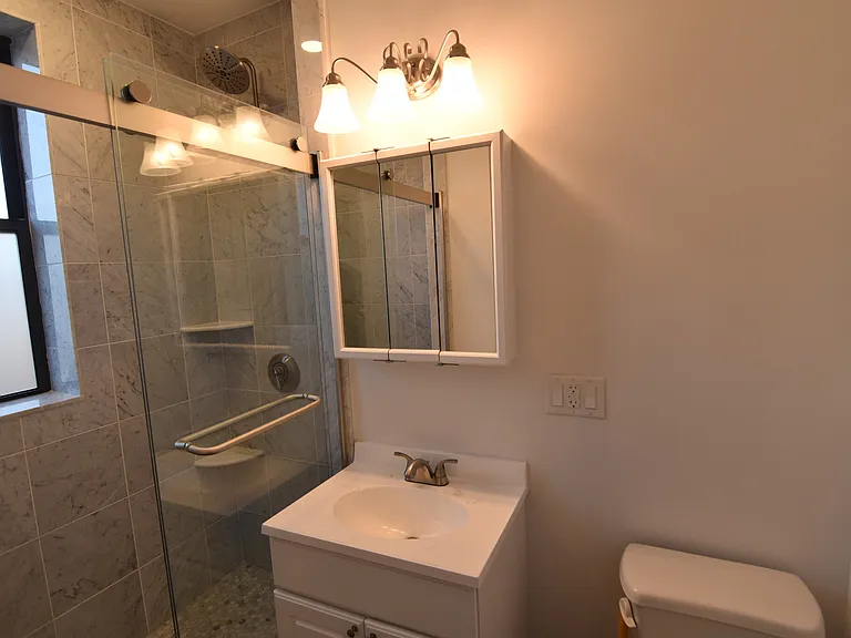 11 Queensberry St #19 — Photo 5