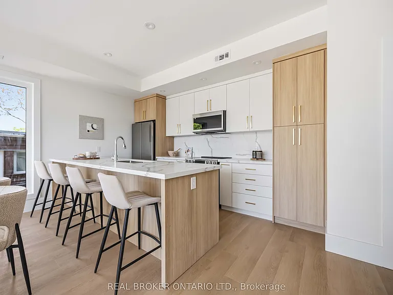 102 Boultbee Ave #B — Photo 16