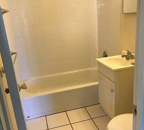 4th image of 4716 SE 25th St
