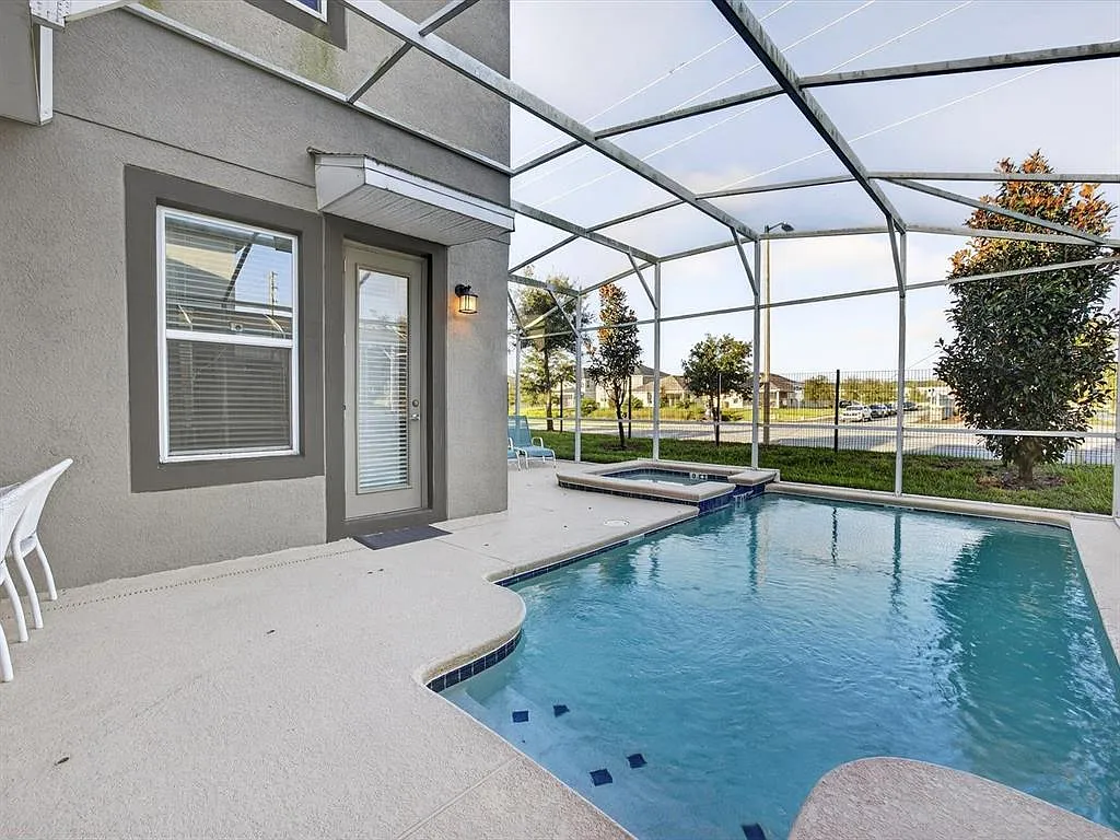 5 bed, 5.0 bath, 3081 sqft, $4,000 — Photo 2