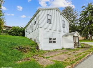 298 N 11th St, Indiana, PA 15701