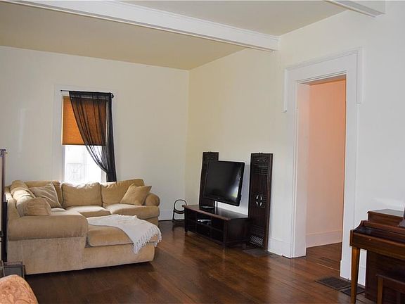 2nd image of 646 W Greene St