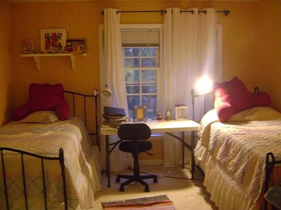 second bedroom with batroom