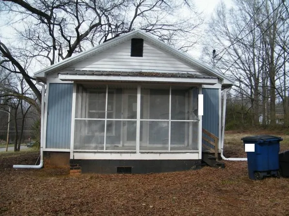 1442 School St, Statesville, NC 28677