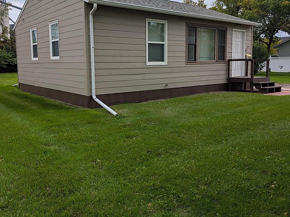 3rd image of 309 Sinclair St