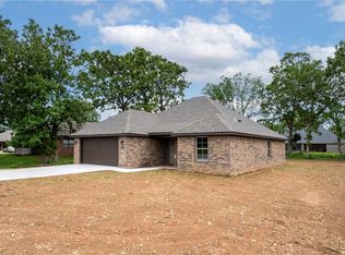 500 Pioneer Ln, Gentry, AR 72734