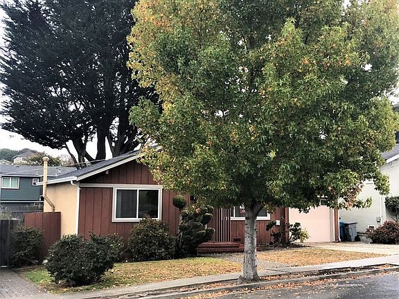 2nd image of 444 Cedar Ave