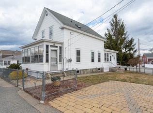 45 Endicott St, Lowell, MA 01854