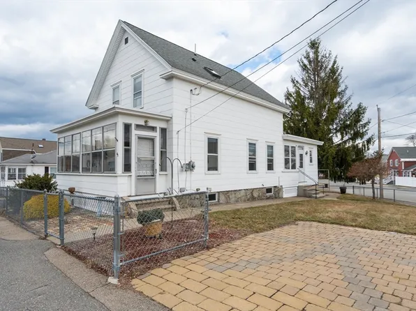 45 Endicott St, Lowell, MA 01854