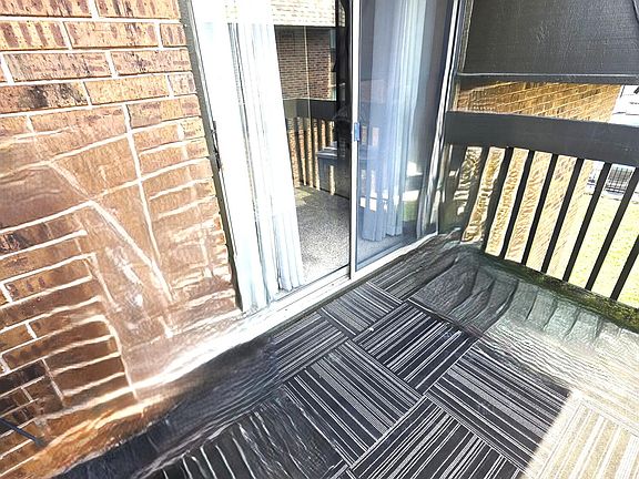 5th image of 130 Wilshire Drive #36