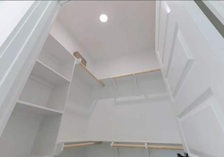 408 Armstrong St #B — Photo 10