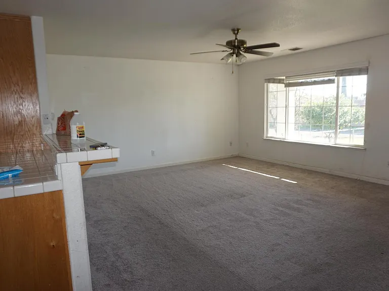 1914 S Sinclair Ave — Photo 14