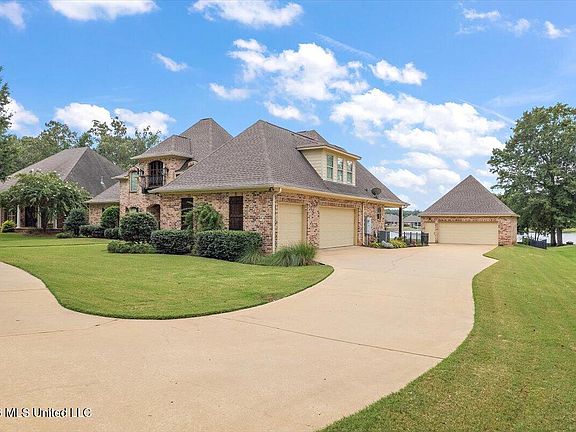 2nd image of 612 Prosperity Pl