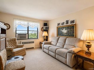 5224 65th Place #3L, Maspeth, NY 11378