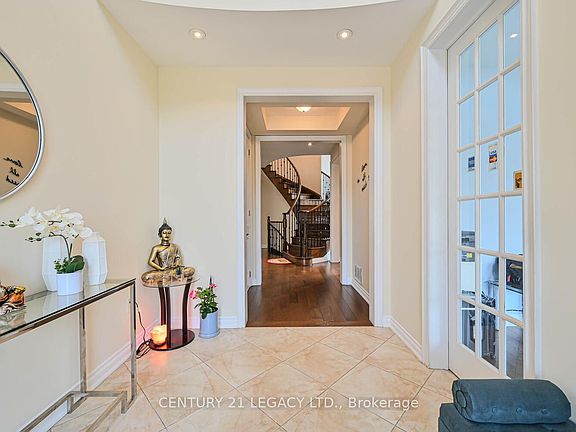 5th image of 34 Cannington Cres