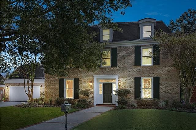 1st image of 77 Chateau Mouton Dr